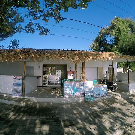 Mango Homestay Sekotong Esterno foto