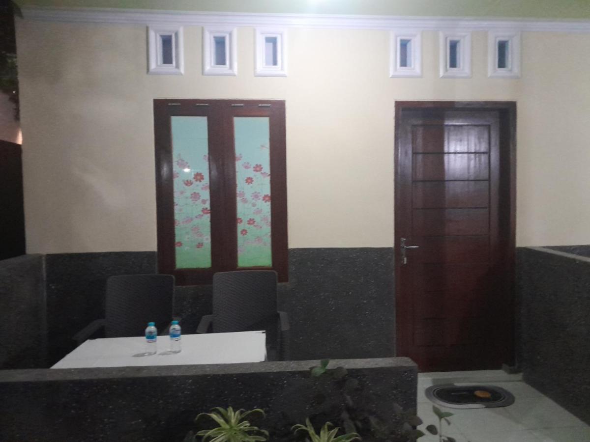 Mango Homestay Sekotong Esterno foto
