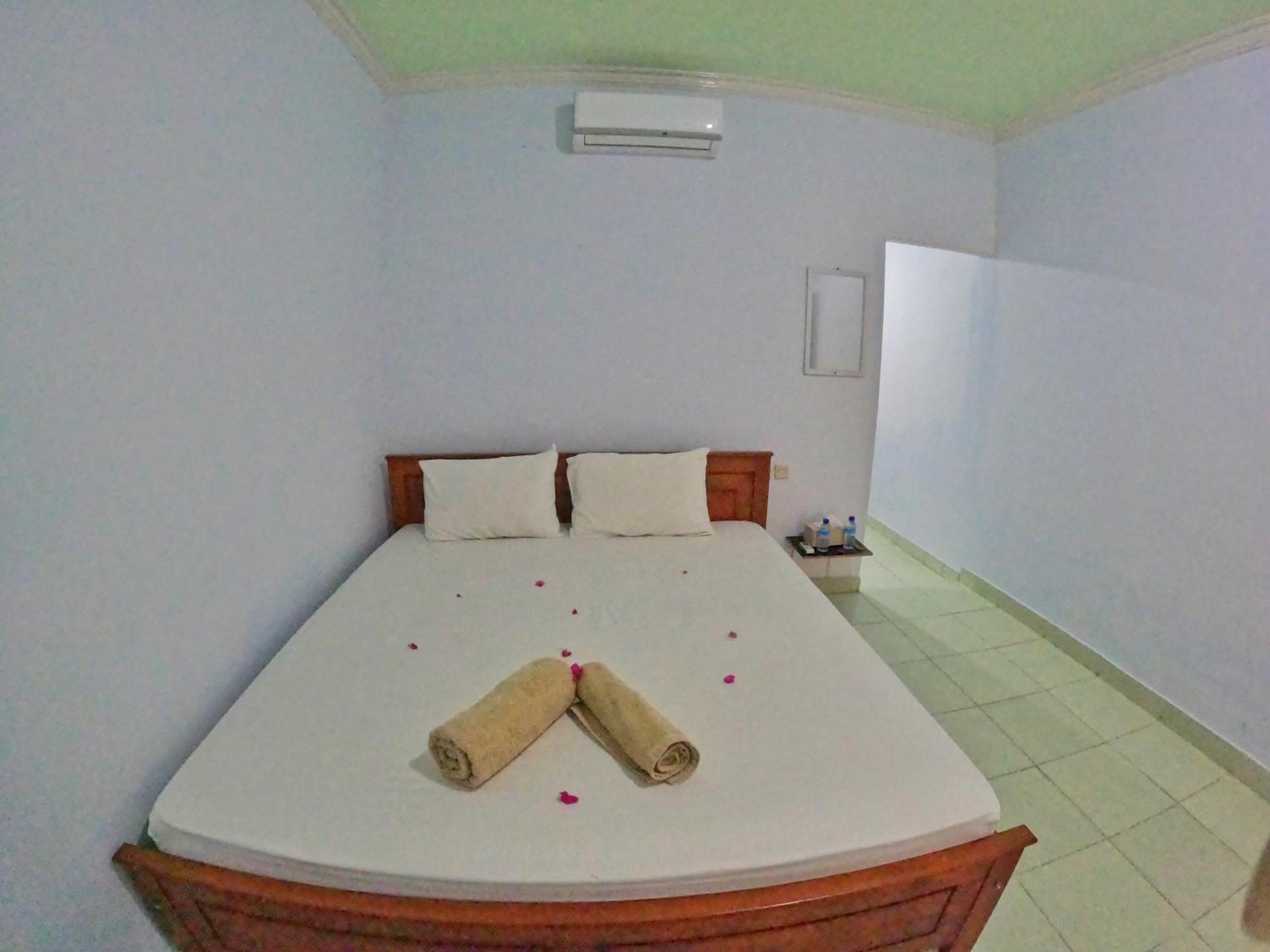 Mango Homestay Sekotong Esterno foto