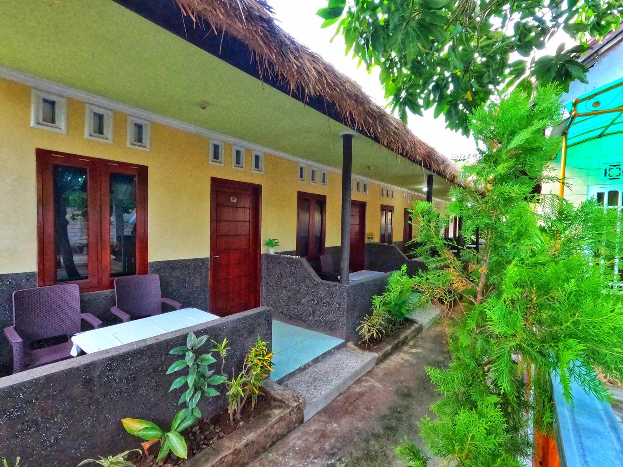 Mango Homestay Sekotong Esterno foto